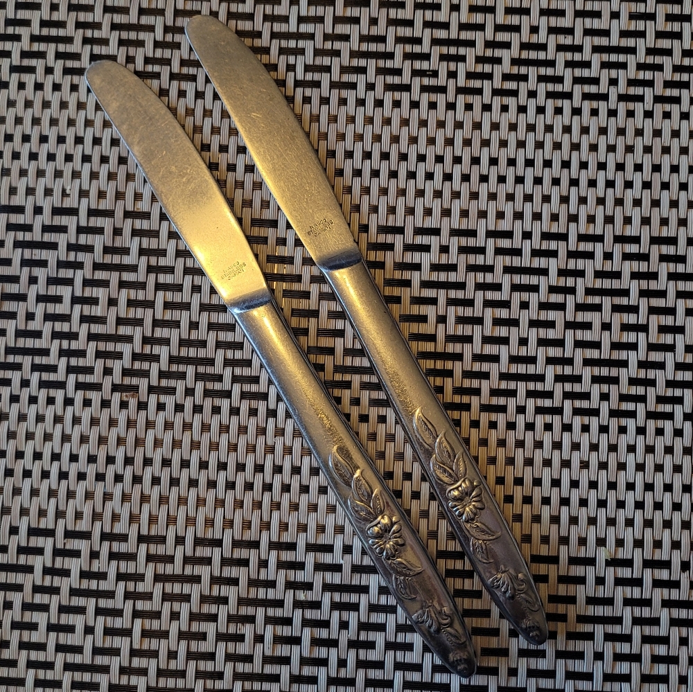 NASCO Japanese Silverare, 2 Butter knives, Flower, Floral, Set of 2